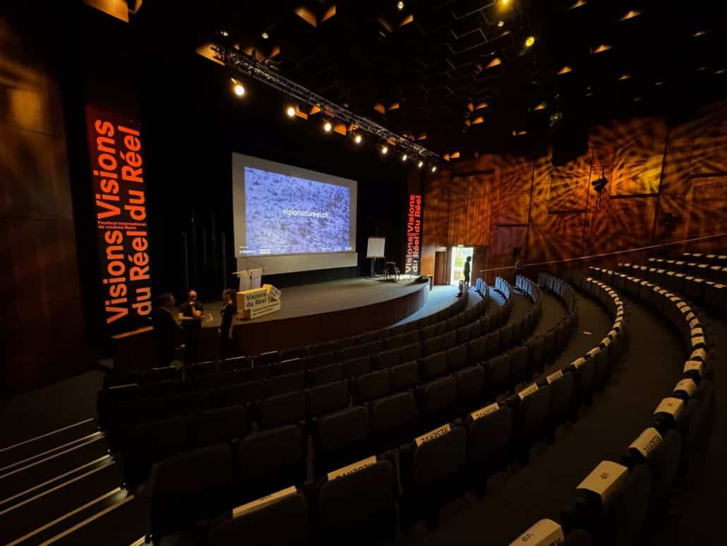 Déploiement audiovisuel multisite réalisé par SKYNIGHT pour les projections et conférences de Visions du Réel